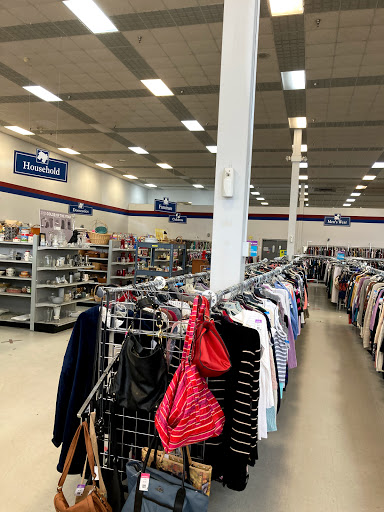 Thrift Store «Goodwill Industries of Greater Cleveland & East Central Ohio», reviews and photos, 14690 Snow Rd, Brook Park, OH 44142, USA