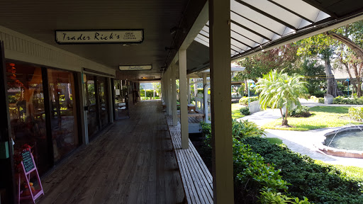 Shopping Mall «Periwinkle Place», reviews and photos, 2075 Periwinkle Way, Sanibel, FL 33957, USA