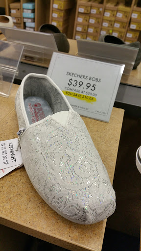 Shoe Store «DSW Designer Shoe Warehouse», reviews and photos, 300 Commons Way, Bridgewater, NJ 08807, USA