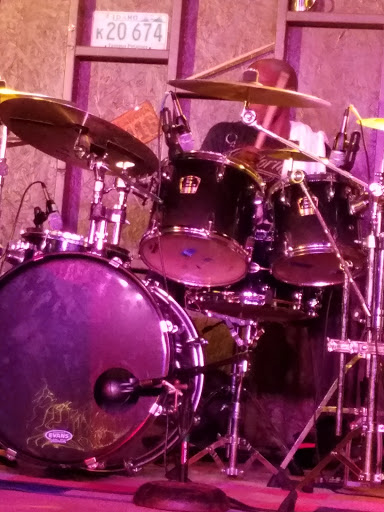 Live Music Venue «B&B Backyard», reviews and photos, 2134 N Kansas Ave, Topeka, KS 66608, USA