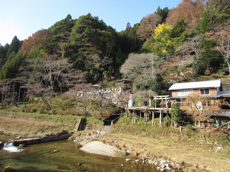 白鬚稲荷神社