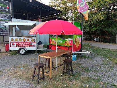Red Moon Chinese Food Truck - 487 Madiwela Rd, Sri Jayawardenepura Kotte 00500, Sri Lanka