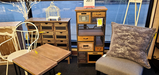 Home Goods Store «Tuesday Morning», reviews and photos, 261 Indian Lake Blvd #300, Hendersonville, TN 37075, USA