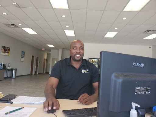 Used Car Dealer «Hertz Car Sales St. Louis», reviews and photos, 1285 N Hwy 67, Florissant, MO 63031, USA