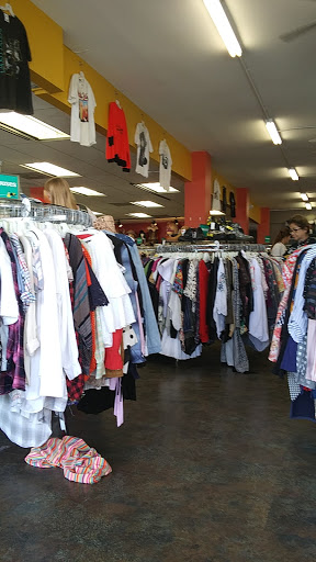 Used Clothing Store «Buffalo Exchange Austin», reviews and photos, 2904 Guadalupe St, Austin, TX 78705, USA