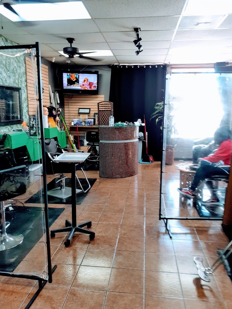 La Bella Diva Hair Salon 92553