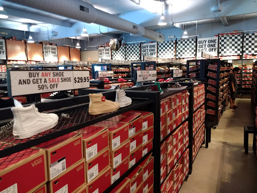Shoe Store «Vans», reviews and photos, 485 N Tustin St, Orange, CA 92867, USA