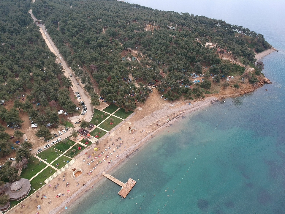Foto di Sait faik beach III circondato da montagne