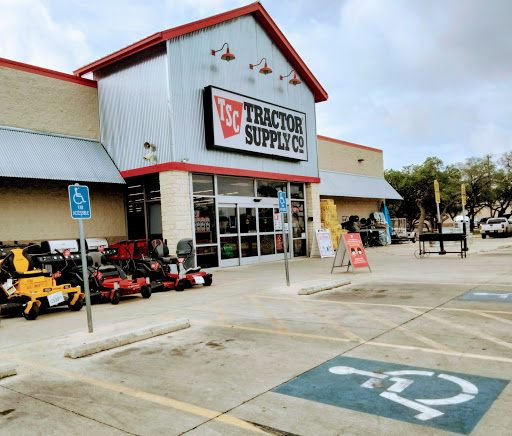 Home Improvement Store «Tractor Supply Co.», reviews and photos, 11946 Leslie Rd, Helotes, TX 78023, USA
