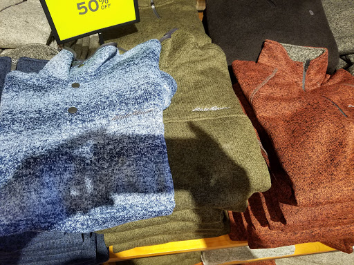 Clothing Store «Eddie Bauer Outlet», reviews and photos, 18501 Outlet Blvd #300, Chesterfield, MO 63005, USA