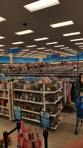 Clothing Store «Ross Dress for Less», reviews and photos, 9727 Laurel Canyon Blvd, Arleta, CA 91331, USA