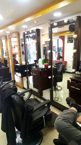 Olivos Barber Salon Y SPA - Peluquería