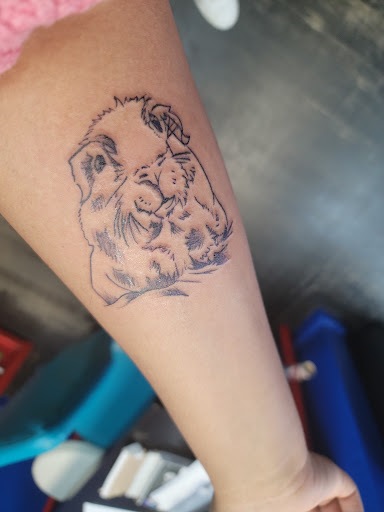 Tattoo Shop «milk and honey tattoo parlour», reviews and photos, 819 Castleton Ave, Staten Island, NY 10310, USA