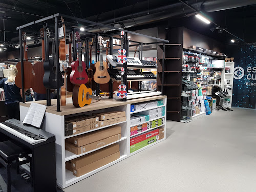 Magasin d'instruments de musique Rockstation Royan • Corner Musical Royan