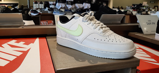 Shoe Store «DSW Designer Shoe Warehouse», reviews and photos, 6722 Charlotte Pike, Nashville, TN 37209, USA