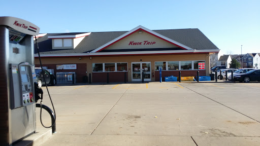 Kwik Trip #447, 8225 Crossings Blvd, Shakopee, MN 55379, USA, 