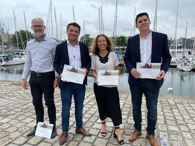 AXA Assurance et Banque Touzeau-Lamouche-Camus-Pineau à Châtellerault