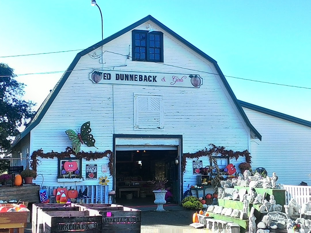 Ed Dunneback & Girls Farm