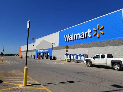 Department Store «Walmart Supercenter», reviews and photos, 415 Industrial Ave, Grinnell, IA 50112, USA