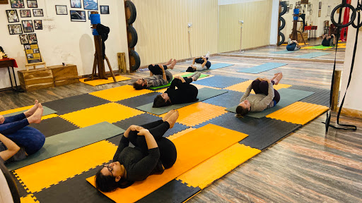 Yoga classes for pregnant women in Jaipur