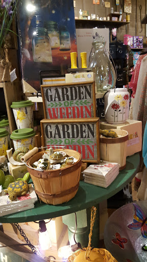 American Restaurant «Cracker Barrel Old Country Store», reviews and photos, Celebration Dr, Suwanee, GA 30024, USA