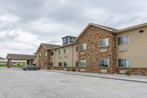 Cobblestone Inn & Suites - Sheldon image