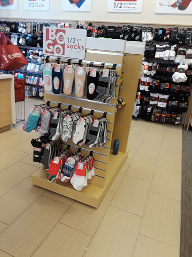 Shoe Store «Famous Footwear», reviews and photos, 835 E Baltimore Pike, Kennett Square, PA 19348, USA