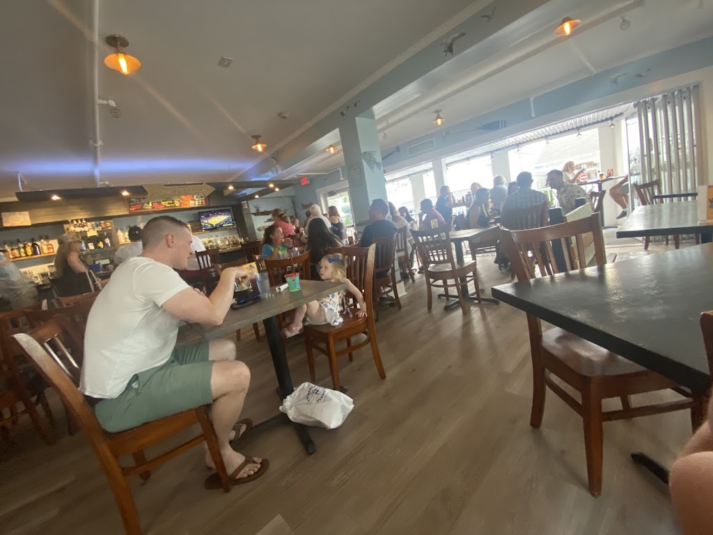 Nick's Beachside Grille 03909