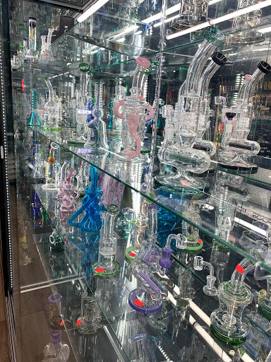 Tobacco Shop «VIP Smoke Shop», reviews and photos, 7131 Sunset Blvd, Los Angeles, CA 90046, USA