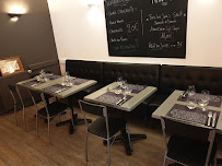 Atmosphère du Restaurant Le Bistrot de la Vallée à Saint-Laurent-la-Vallée - n°4