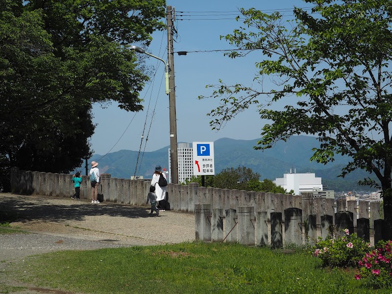 藤島神社 参拝者駐車場