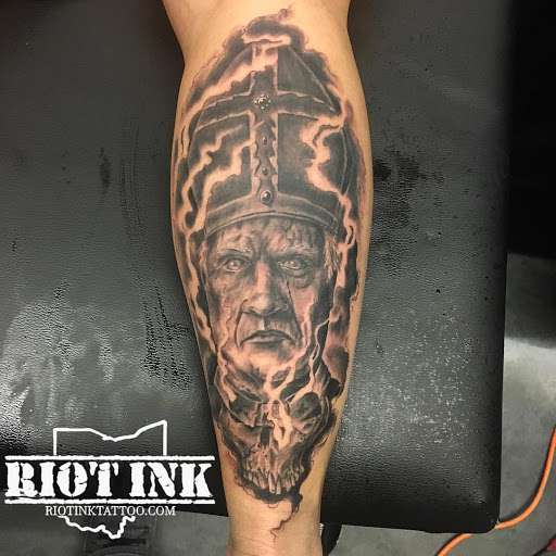 Tattoo Shop «Riot Ink Custom Tattoos», reviews and photos, 8761 Smoky Row Rd, Powell, OH 43065, USA