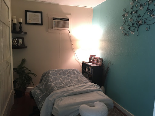 Beauty Salon «Mane Attraction Salon», reviews and photos, 820 W Goodwin St, Pleasanton, TX 78064, USA