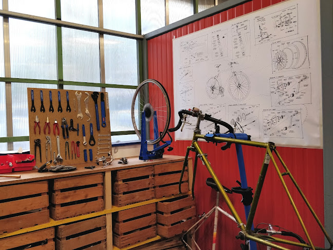 Rezensionen über Presta - Atelier vélo autogéré et libre-service in Lausanne - Fahrradgeschäft