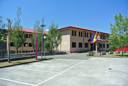 Instituto Doctor Sancho De Matienzo en Villasana de Mena