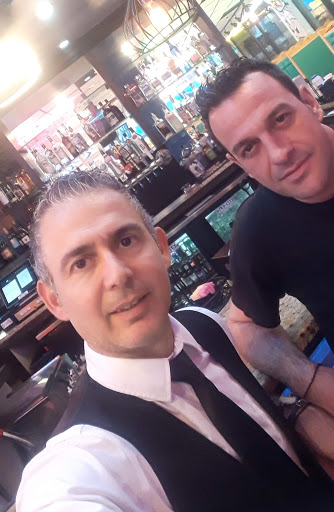 Shopping Mall «Holcomb 400 Shopping Center», reviews and photos, 1475 Holcomb Bridge Rd, Roswell, GA 30076, USA