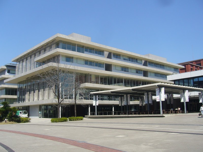 龍谷大学 深草図書館