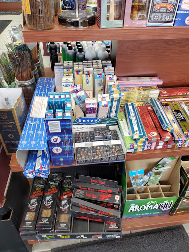 Tobacco Shop «American Smoke & Vape», reviews and photos, 217 E Army Trail Rd, Glendale Heights, IL 60139, USA