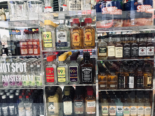 Liquor Store «Lucky Market Liquor, Beer, Wine», reviews and photos, 16401 N Cave Creek Rd, Phoenix, AZ 85032, USA