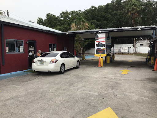 Sevana's Car Wash en Holiday