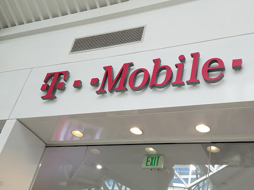 Cell Phone Store «T-Mobile», reviews and photos, 24201 Valencia Blvd #2017, Valencia, CA 91355, USA