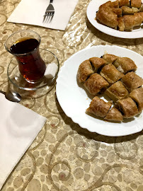 Plats et boissons du Restaurant turc Mesken - Paris Börekçisi - n°18