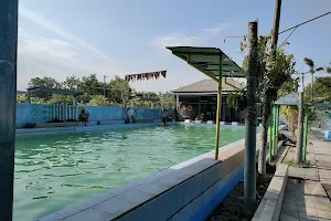 Swimming Pool Rahayu Prambon image