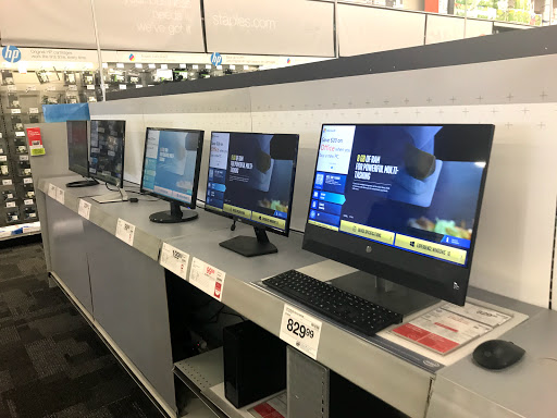 Office Supply Store «Staples», reviews and photos, 11500 Wayzata Blvd, Minnetonka, MN 55305, USA