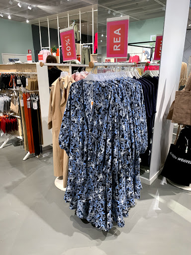 Stores to buy amazona women's clothing Stockholm