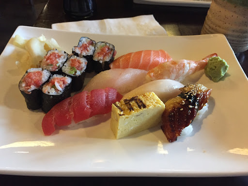 Shopping Mall «Linwood Plaza Shopping Center», reviews and photos, 158 Linwood Dr, Fort Lee, NJ 07024, USA