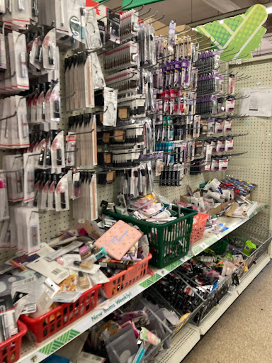 Dollar Store «Dollar Tree», reviews and photos, 148 Smith St, Perth Amboy, NJ 08861, USA