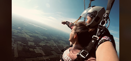 Skydiving Center «Cleveland Skydiving Center», reviews and photos, 15199 Grove Rd, Garrettsville, OH 44231, USA