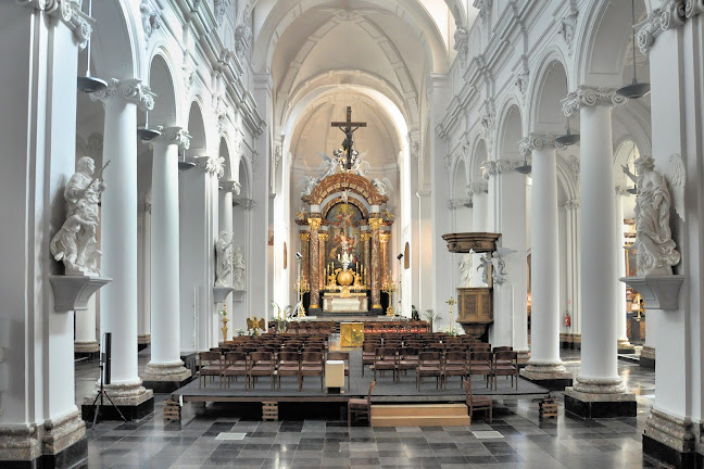 Beoordelingen van Sint-Bartolomeüskerk in Luik - Kerk