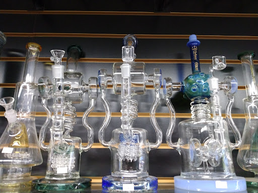 Tobacco Shop «EZ ROCK SMOKE & MORE», reviews and photos, 1905 Country Club Blvd, Stockton, CA 95204, USA